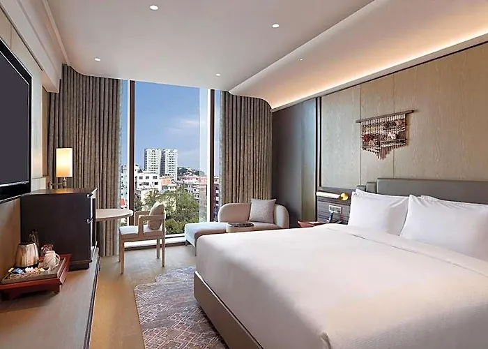 Hilton Hotel 5*